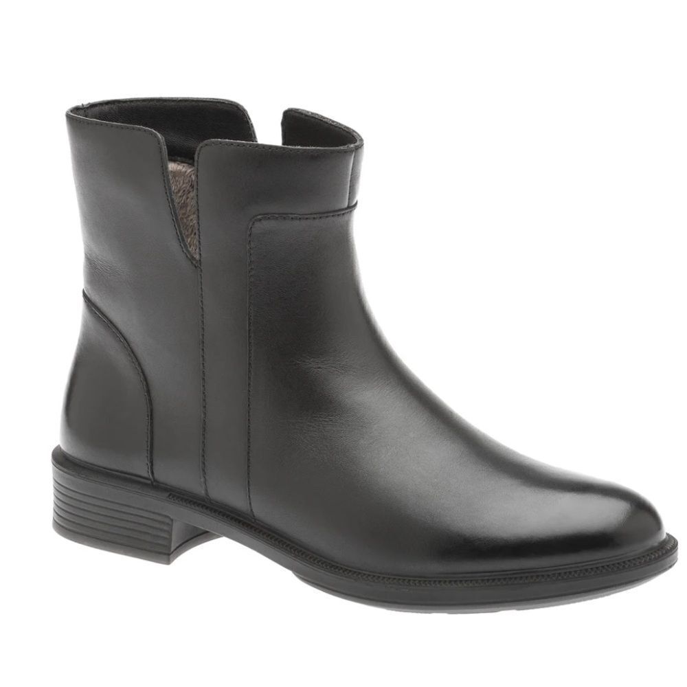 Umberto Raffini black leather Trina ankle boots Size‎ 39/8.5 B20